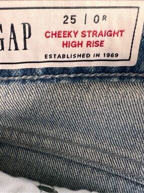 GAP Cheeky Straight High Rise Jeans - Light Blue Wash